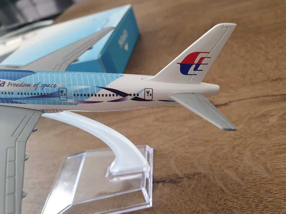 Macheta metalica de avion Malaysia Airlines | Decoratie