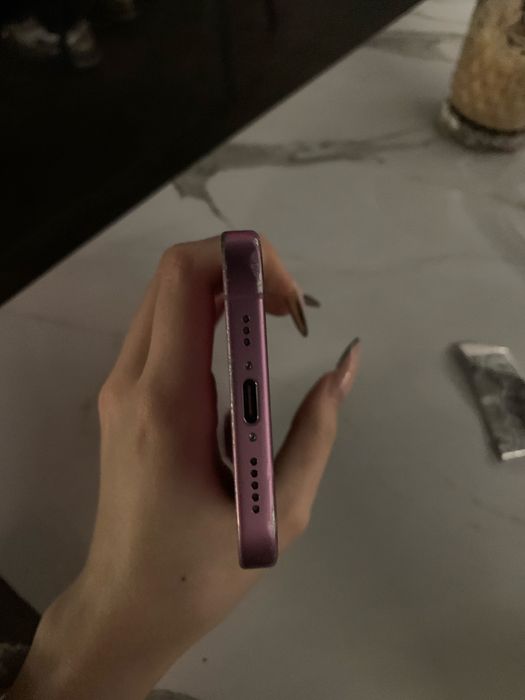 Здравейте, продавам IPhone 16, 128GB