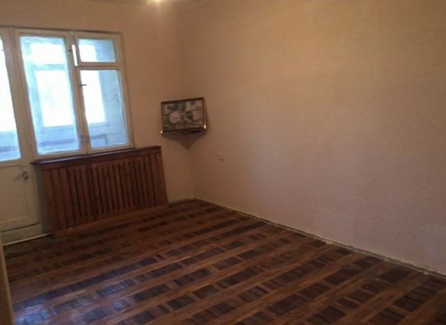 Srochna arendaga 1 xonali uy beriladi faqat oilaga. Feruza massivda