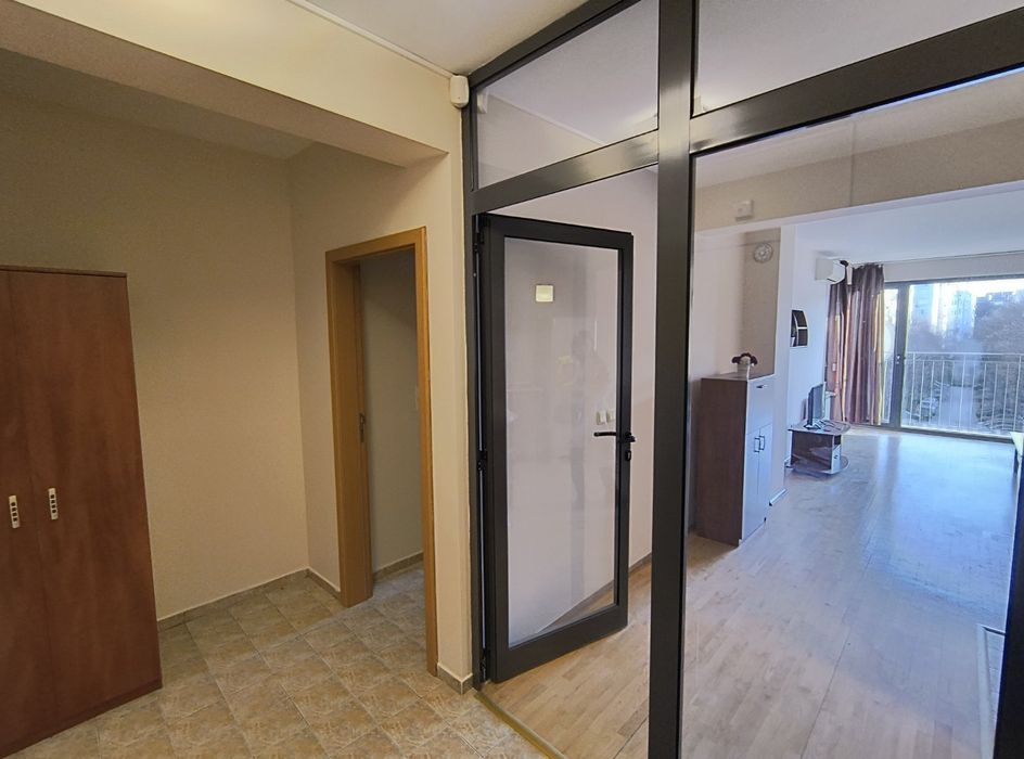 Дава се под наем Двустаен апартамент в София, Център - 80 кв.м за 663 € - Снимка #21
