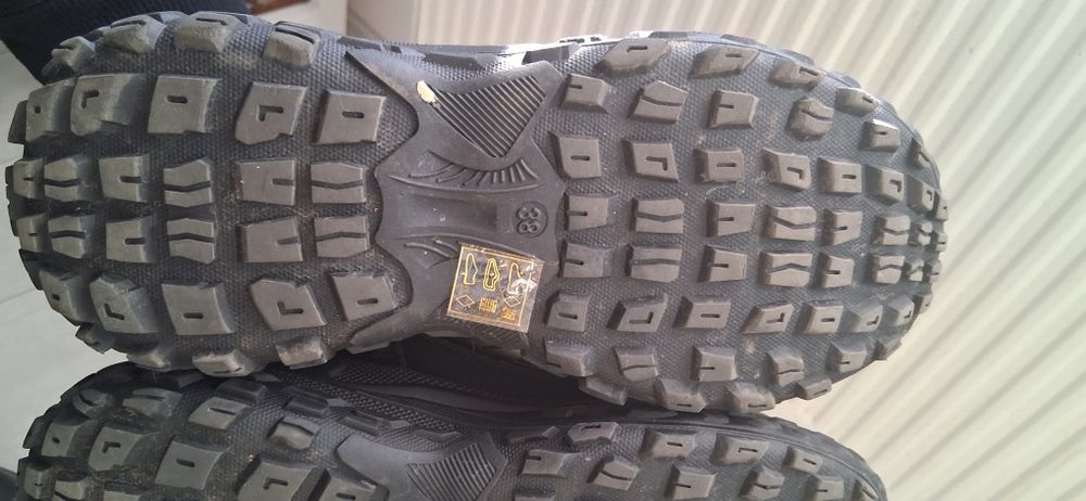 Ghete iarna baieti marime 38 purtate o data