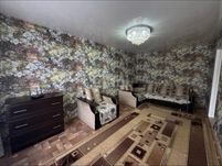 Продам 1комн квартиру с большой кухней на среднем этаже
