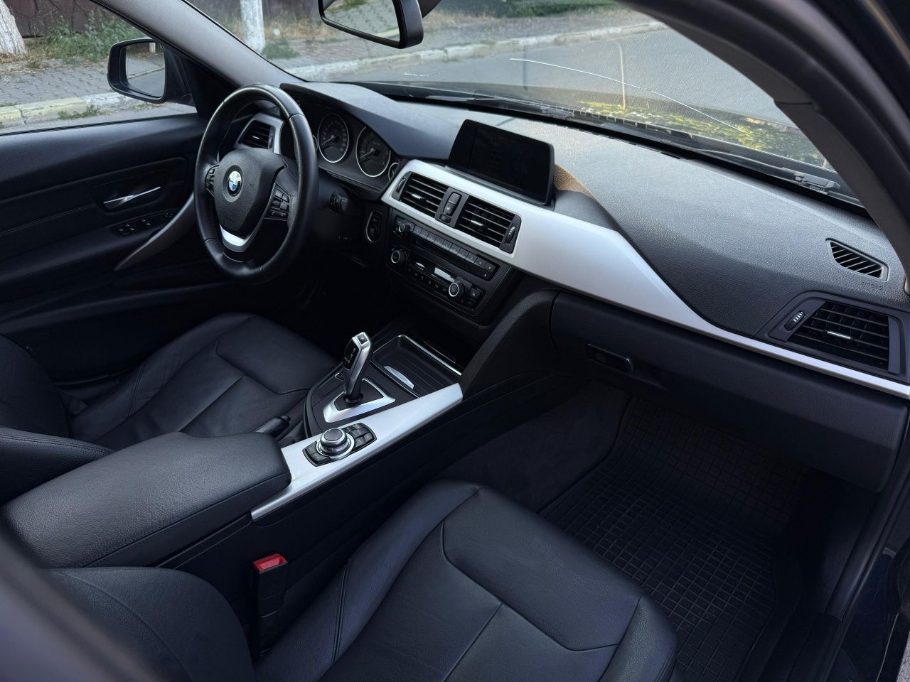 BMW F30 316D automata 2014