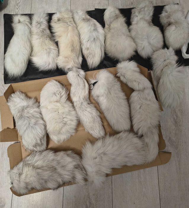 Аксесоар естествен косъм опашка от полярна лисица