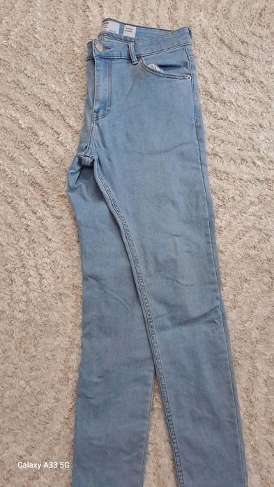 Blugi Bershka Skinny