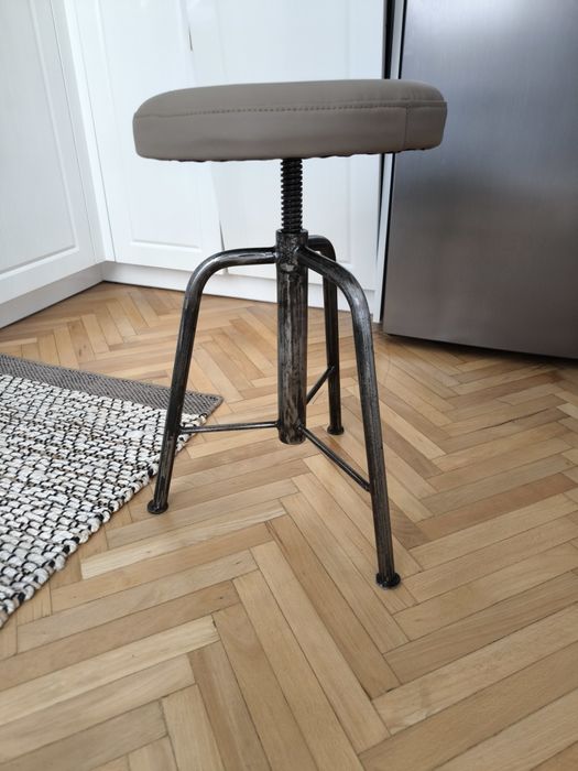 Винтидж бар стол на винт