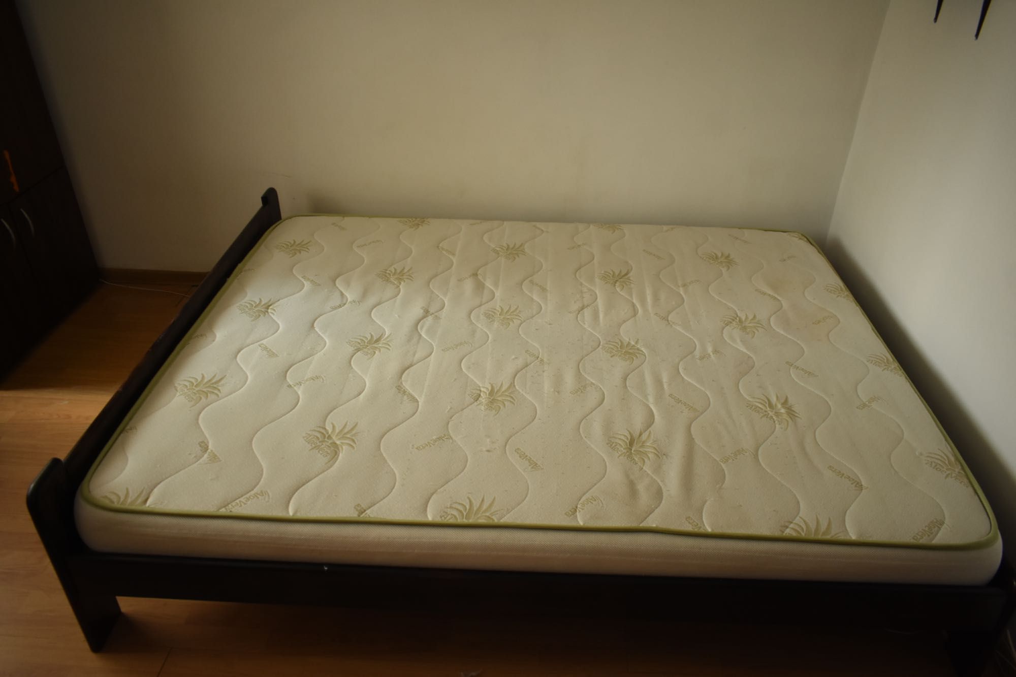 Pat și saltea dormitor de vânzare