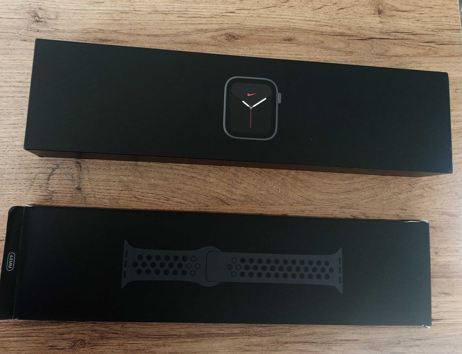 Apple Watch SE 5 Nike Edition в ГАРАНЦИЯ