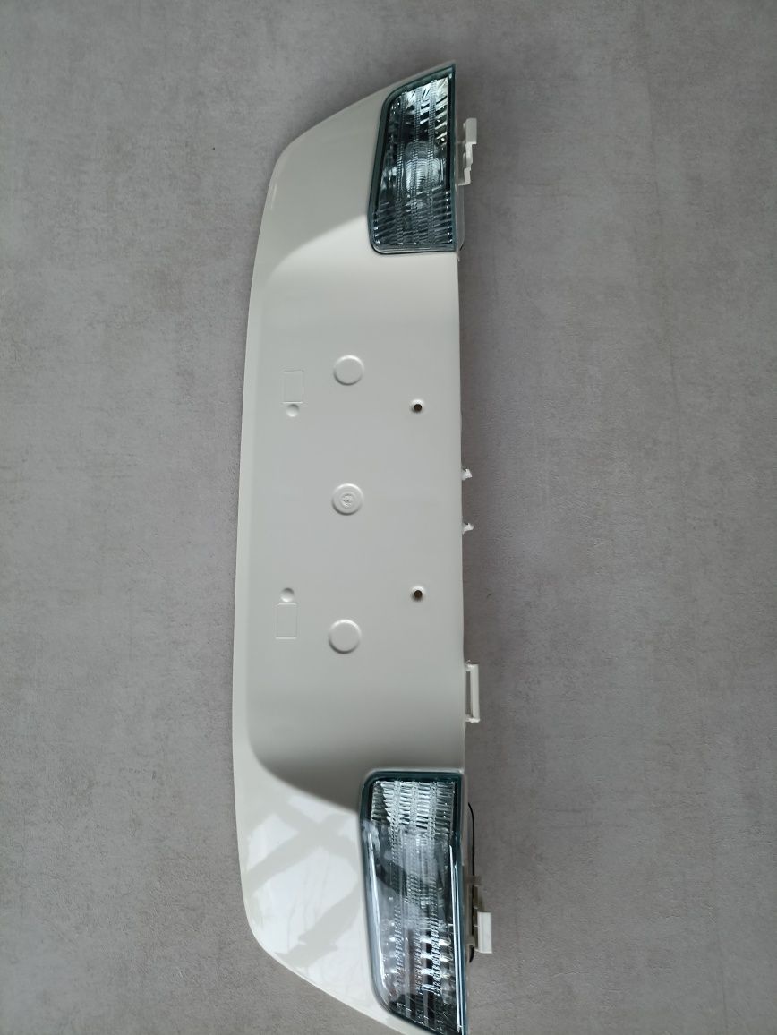 Подномерник lexus GX 470 на крышку багажника Лексус фонари