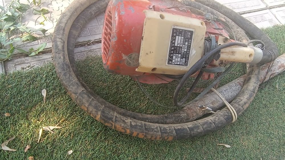 Вибраторы Б/у 2 штуки 35000 Т.т.