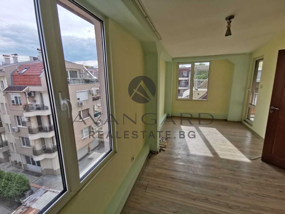 Продава се Тристаен апартамент в Пловдив, Младежки Хълм - 62 кв.м за 1683 €/кв.м - Снимка #8