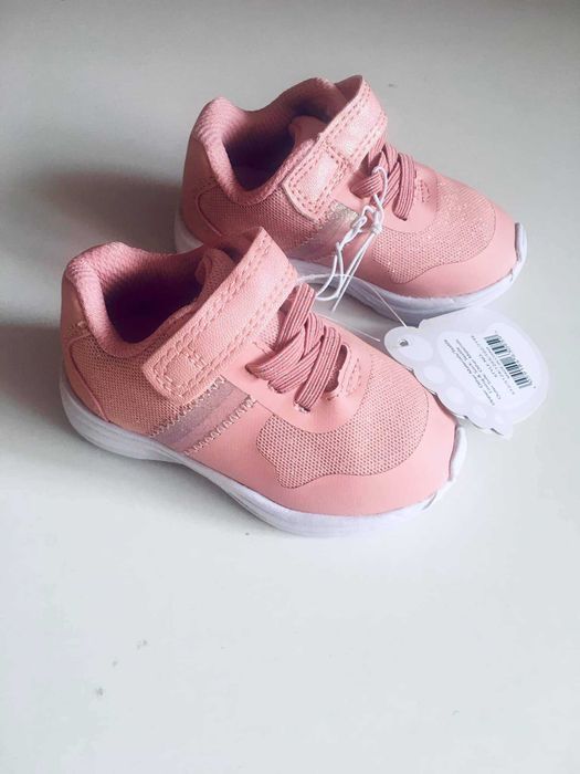 Adidasi 4, 5 UK / 21, 22 EU