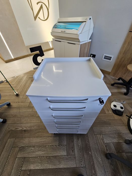 Стол стоматолога