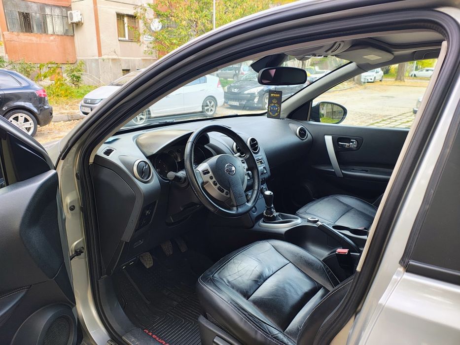 Продавам Нисан Кашкай