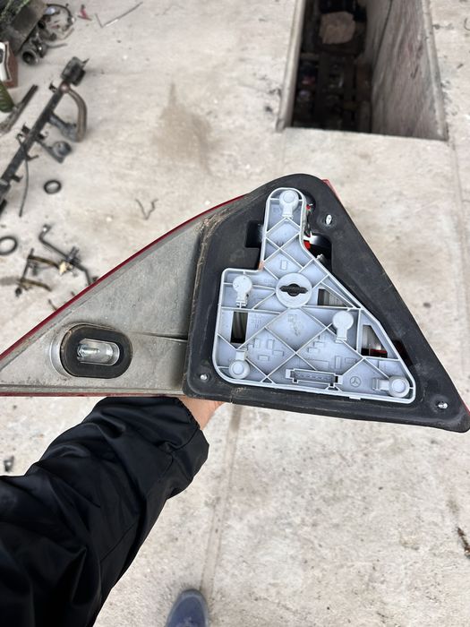 Десен стоп Mercedes C-Class W203 седан