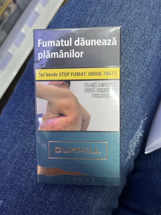 Scaune di lemn masiv