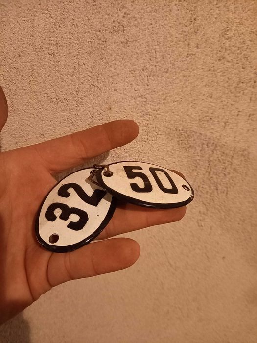 Номерчета за кошери два броя