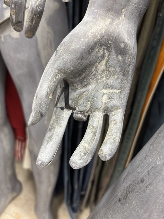 Три броя манекен и един торс