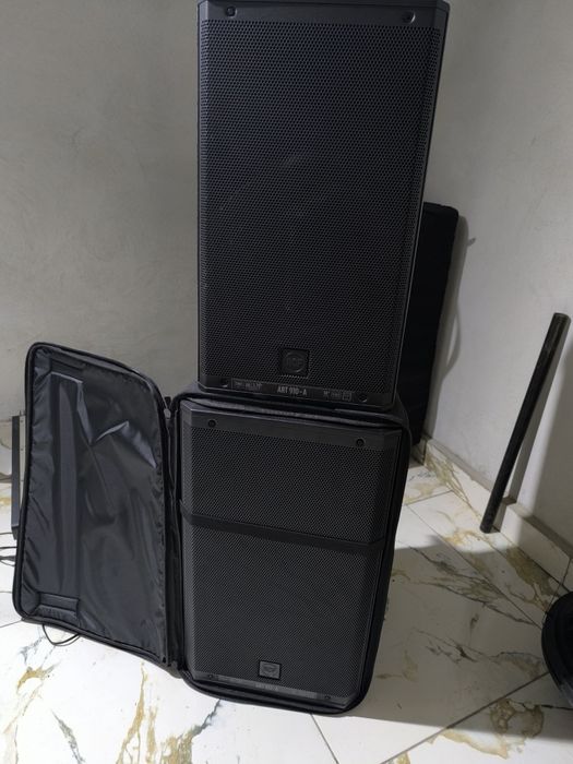 Vând boxe rcf 912+910