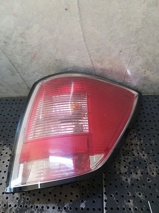 Stop tripla lampa dreapta opel astra h break 417202 13223674