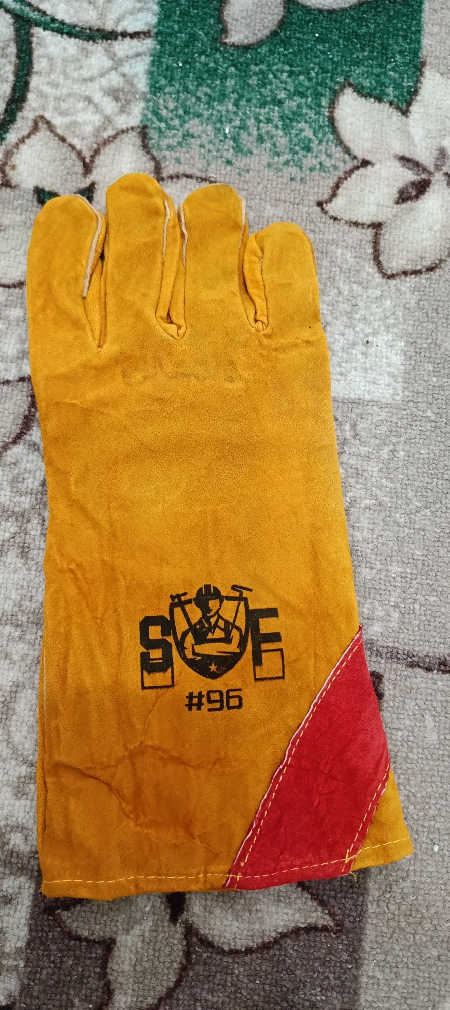 Продам перчатки сварочно монтажный зимний 10пар 1000 тг район Нурсити