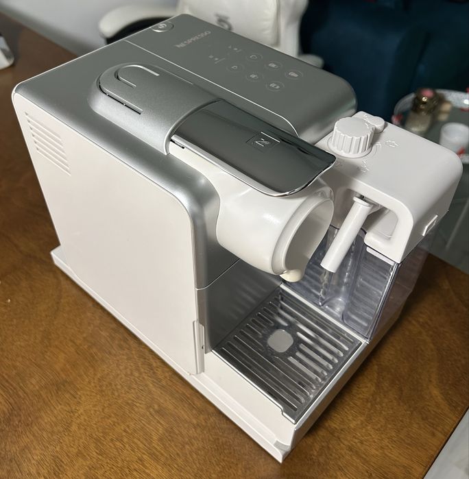 Aparat cafea Nespresso F521