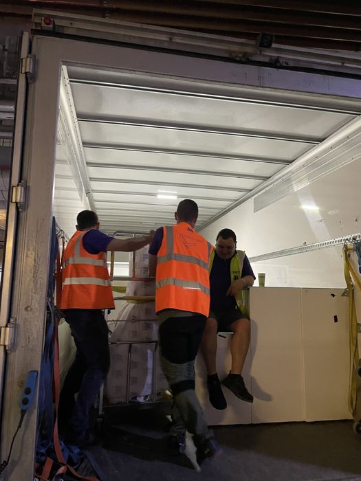 Transport marfa mobila electrocasnice duba 3,5 t