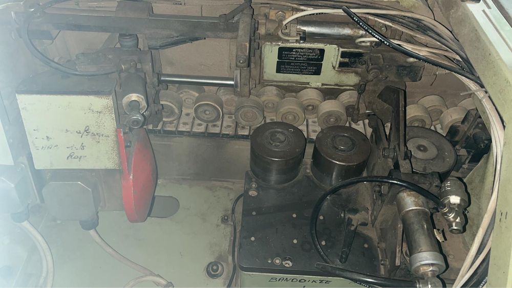 Masina de aplicat cant