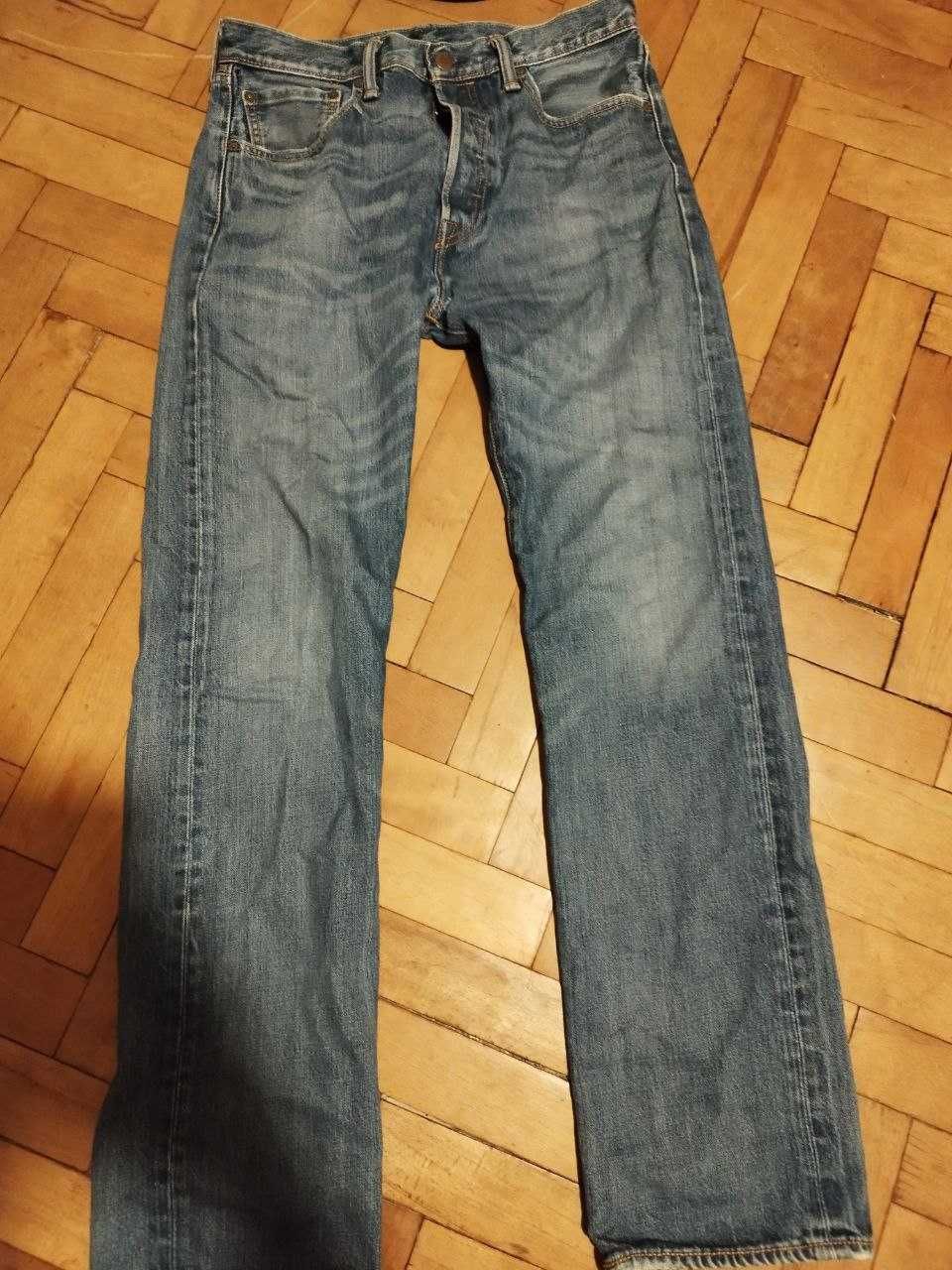 Продавам няколко чифта дънки Levi's и 1 чифт HM
