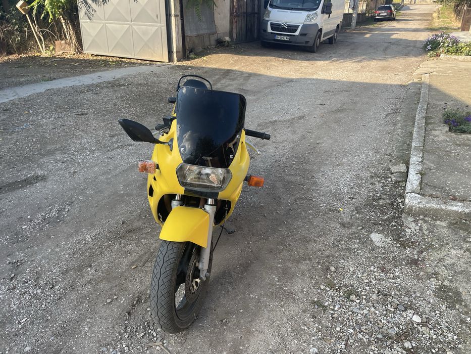 Suzuki gsx-600f…