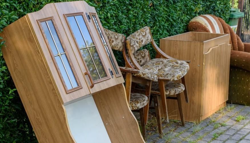 Debarasam apartamente mobila veche