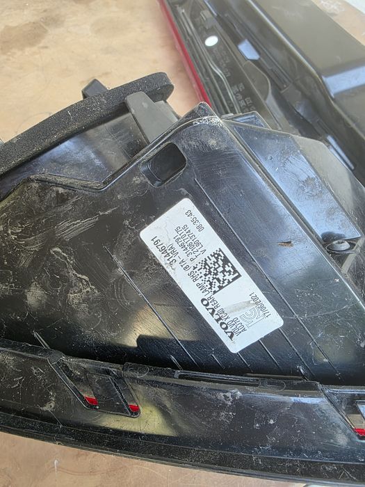 Volvo XC40 десен стоп 2021