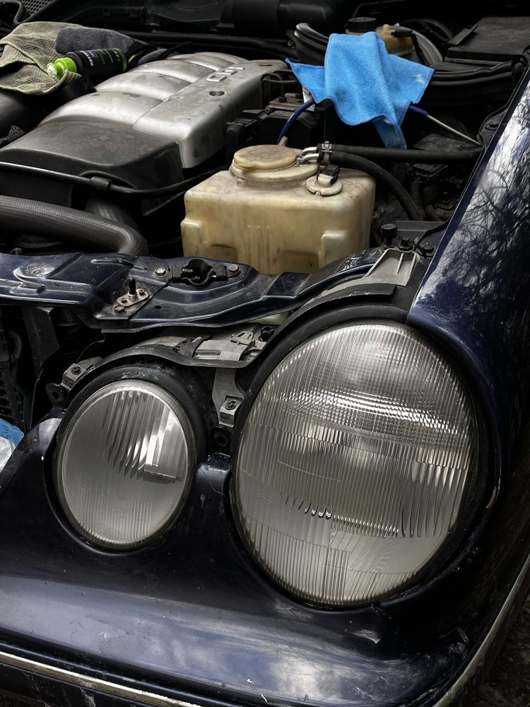 W210 фейсови фарове оригинални (hella)