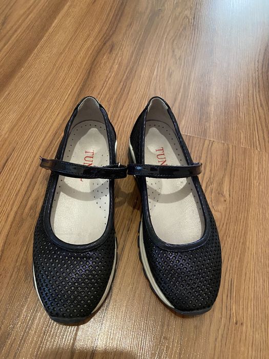 Обувь школьная