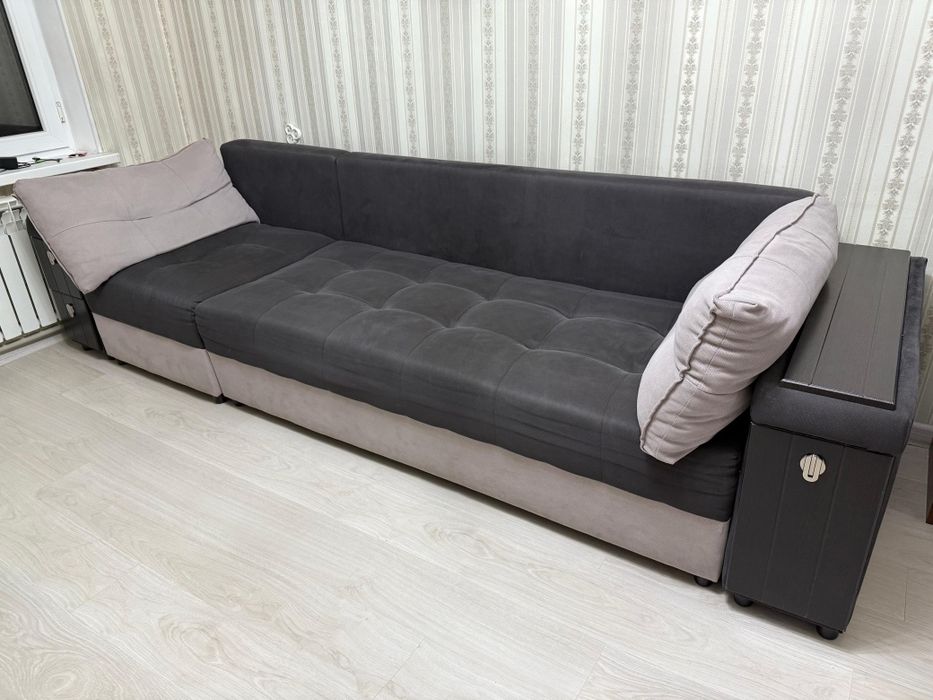 Диван почти новый