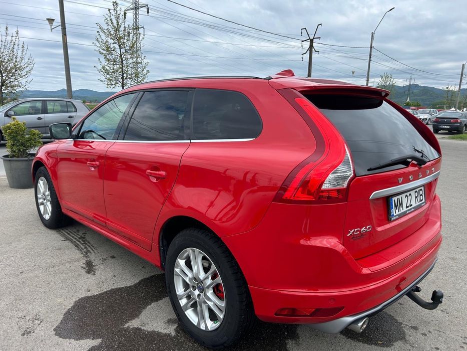 Volvo xc60 D5 220cp 4x4 R-Design 2016