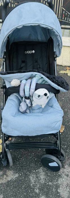 Carut sport cuggi,impecabil ,fara defecte . Este pliabil.