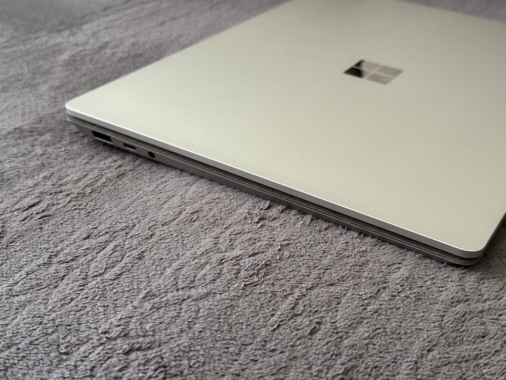 13.5’QHD IPS/i5-1235u/Microsoft Surface Laptop 5/8GB LPDDR5x/512GB SSD