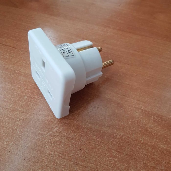 Adaptor priza UK