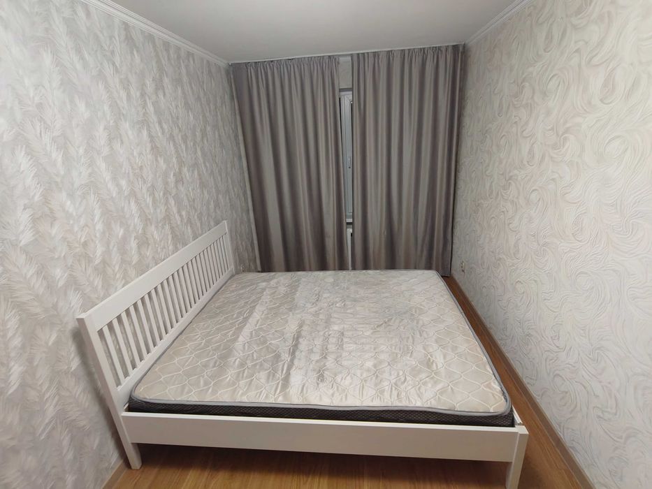 Кровать двуспальная белая