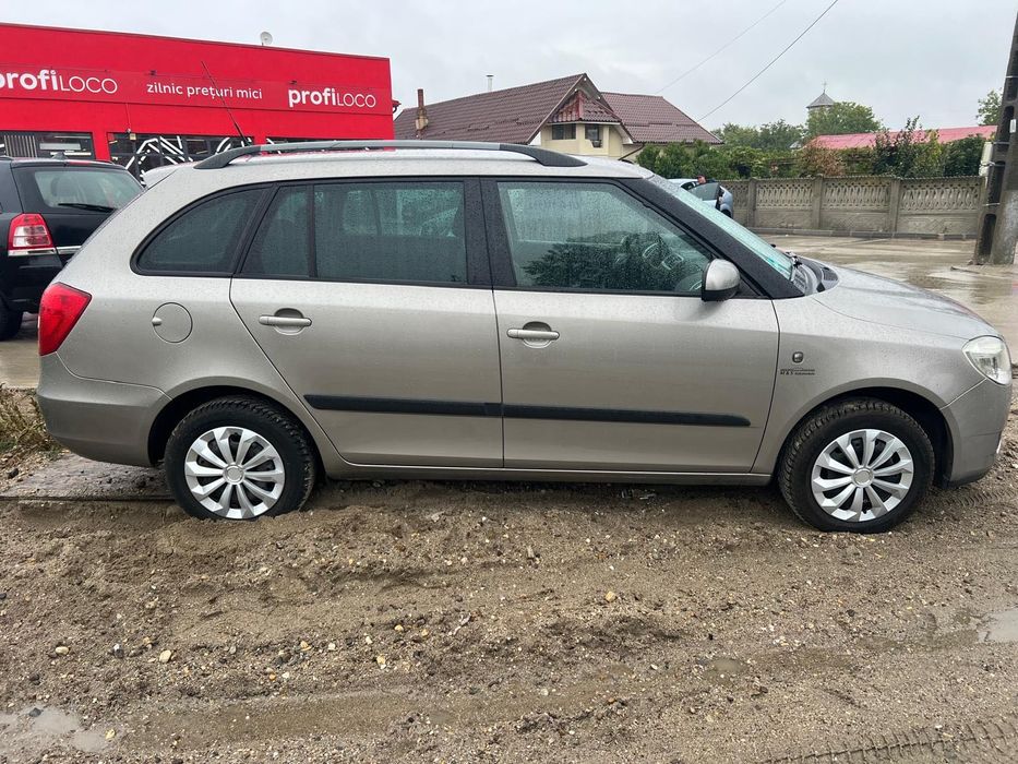 Vând Skoda Fabia