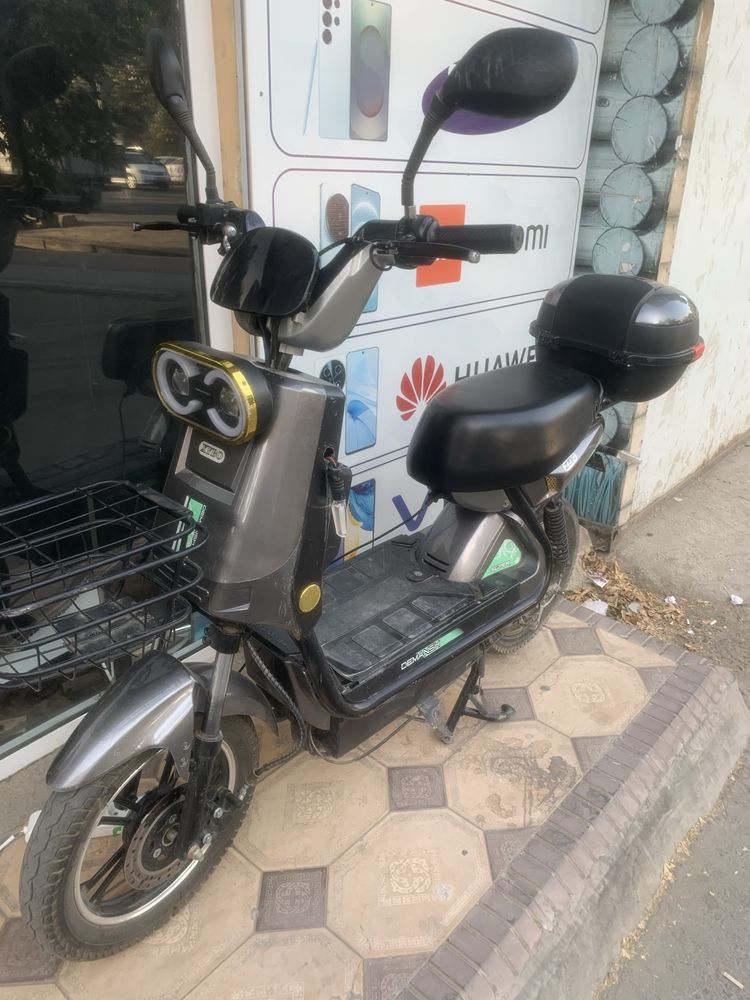 skuter sotiladi 60ga chiqadi