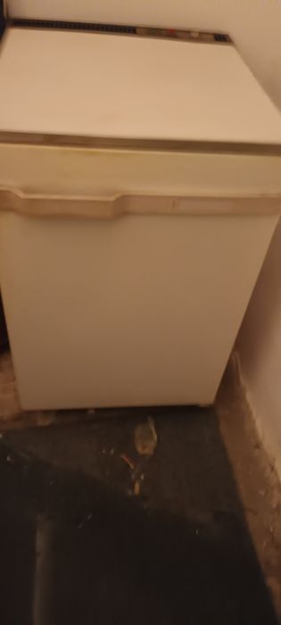 Congelator mic stare buna de funcționare  îngheață bine .