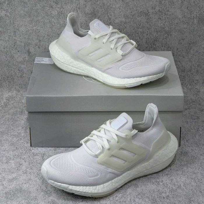 Оригинални маратонки *ADIDAS ULTRABOOST 22 * EU38 2/3 - 39 1/3
