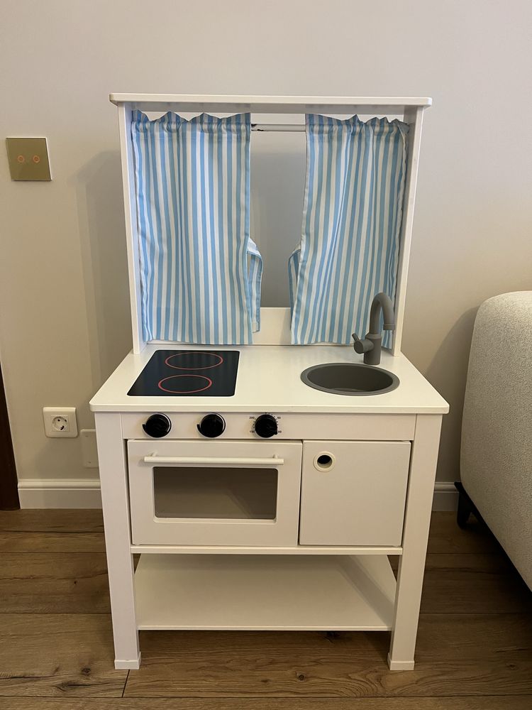 Bucatarie copii Ikea in stare perfecta