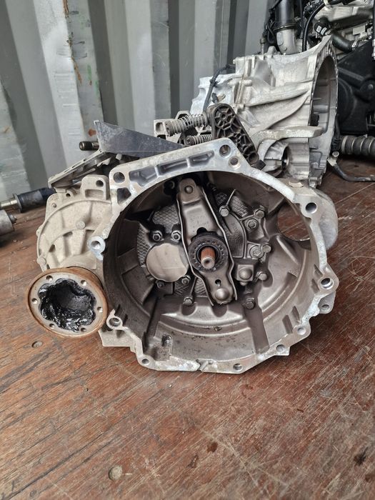 Cutie viteze 1.5 tfsi 6+1  golf 7 passat B8 skoda Octavia T troc