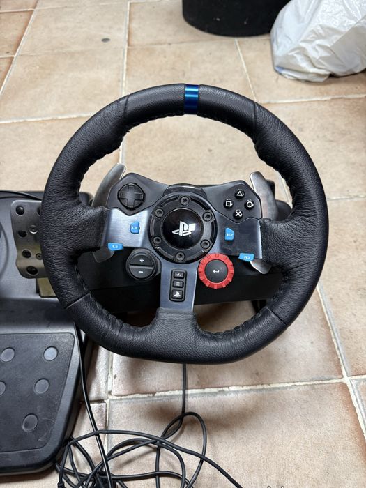 Logitech волан и педали като нови