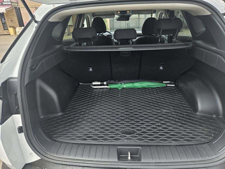 Vând Hyundai Tucson m-hybrid 4x4