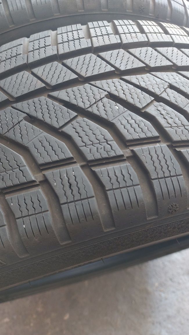 Зимни гуми 225/45/17 Falken Eurowinter 2 броя