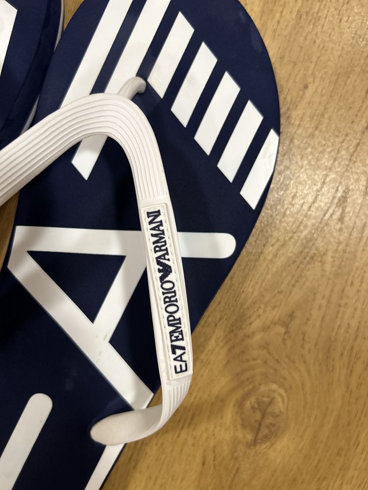 Чехли Emporio Armani